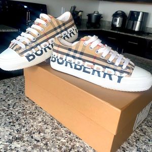 Burberry Larkhall Low-Top Logo Check Canvas Sneakers